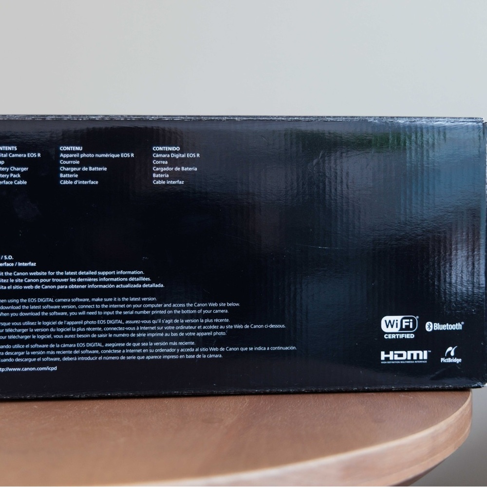 Canon EOS R mirrorless Digital Camera - - Picture 8 of 9